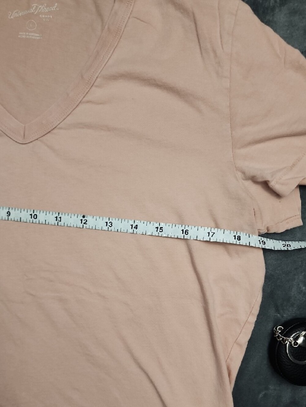 Universal Thread Blush/Peach V-Neck Short Sleeve Tee - Picture 3 of 7